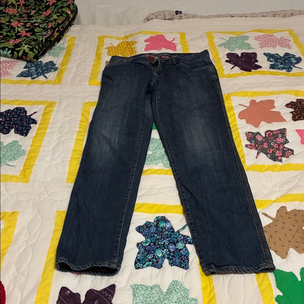 Women's Boyfriend Flannel-Lined Jeans - Picture 5 of 6